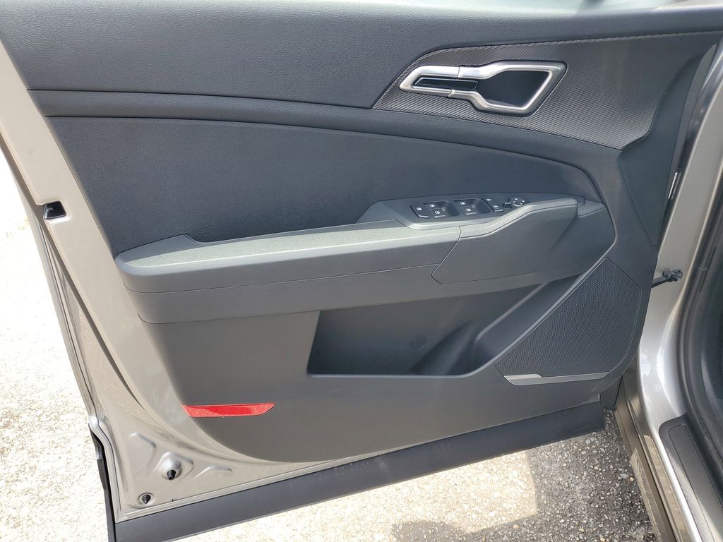 2025 Kia Sportage LX Hybrid - Photo 8