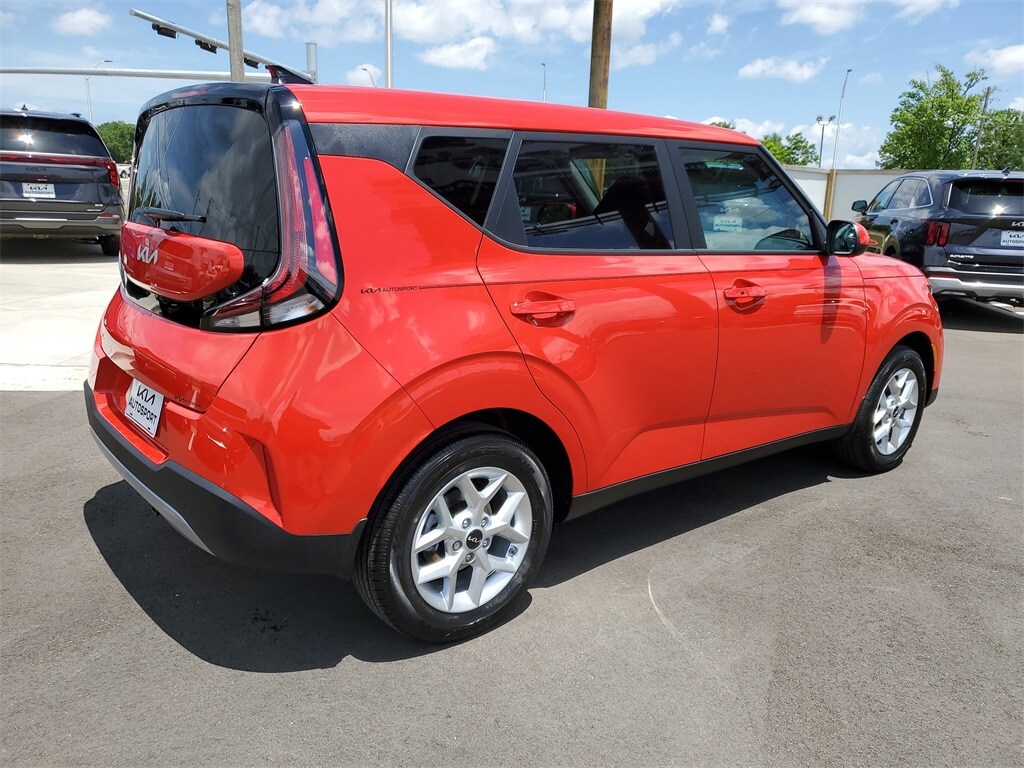 2025 Kia Soul S photo 4