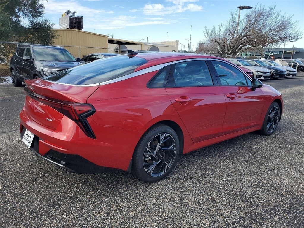 2025 Kia K5 GT-Line photo 4