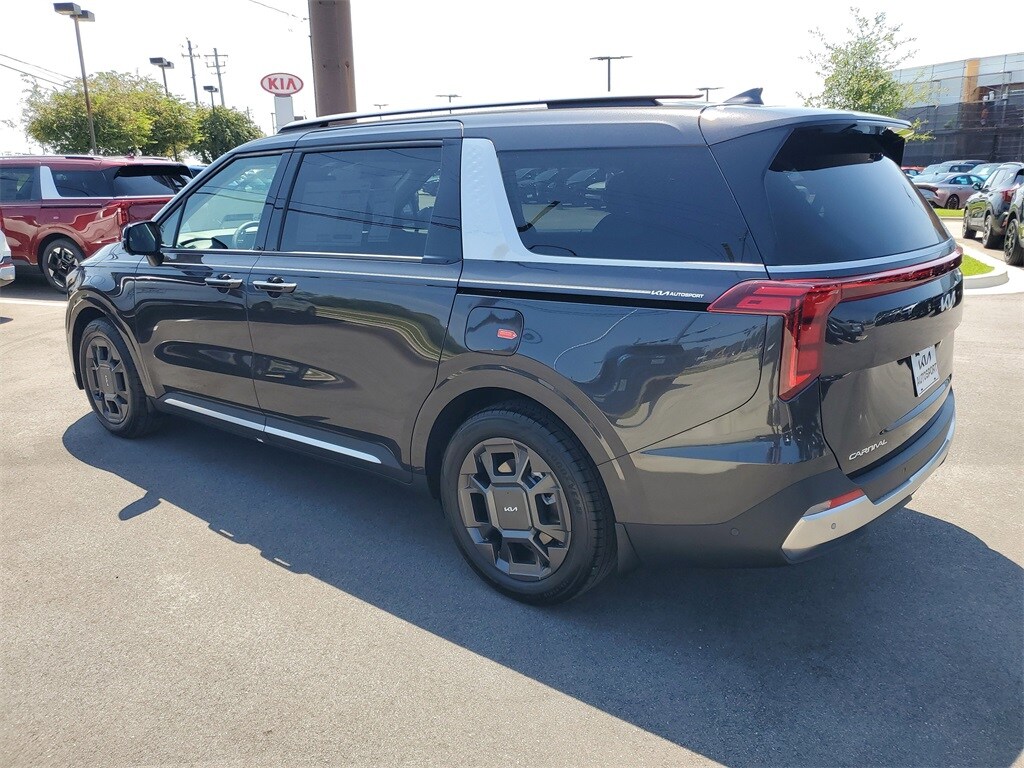2026 Kia Carnival SX photo 3