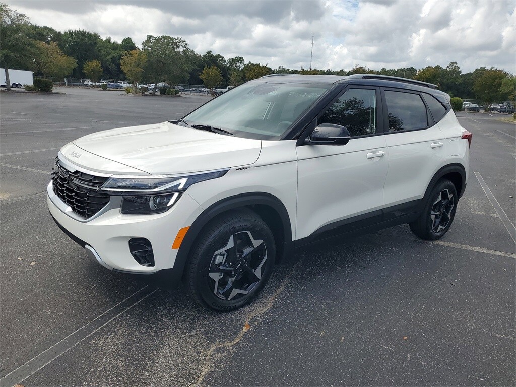 2026 Kia Seltos S photo 2