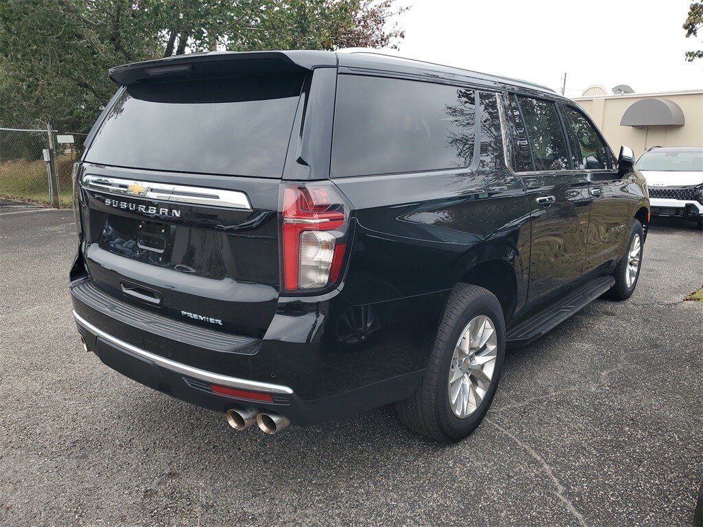 2024 Chevrolet Suburban Premier photo 3