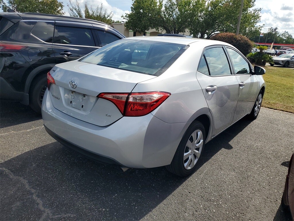 2017 Toyota Corolla LE photo 4