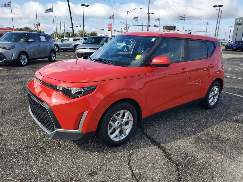 Used 2024 Kia Soul LX Hatchback
