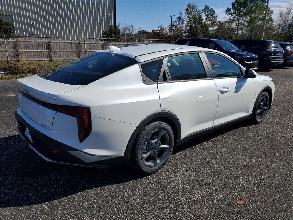2025 Kia K4 LXS photo 4
