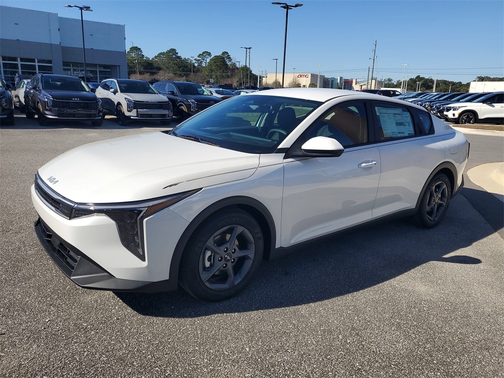 New 2026 Kia K4 LXS Sedan