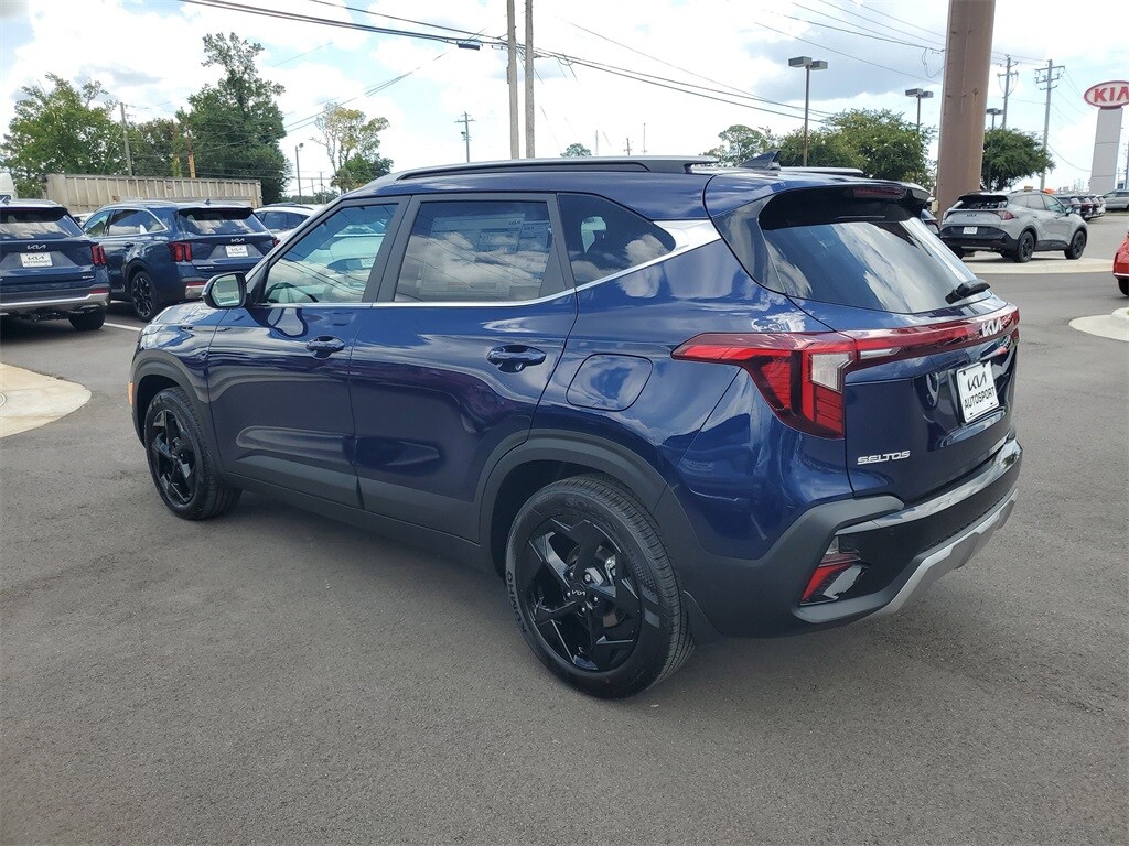 2026 Kia Seltos EX photo 3