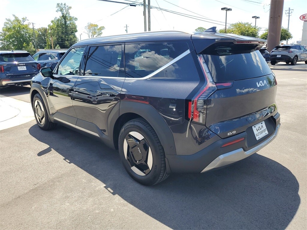 2026 Kia EV9 Wind photo 3