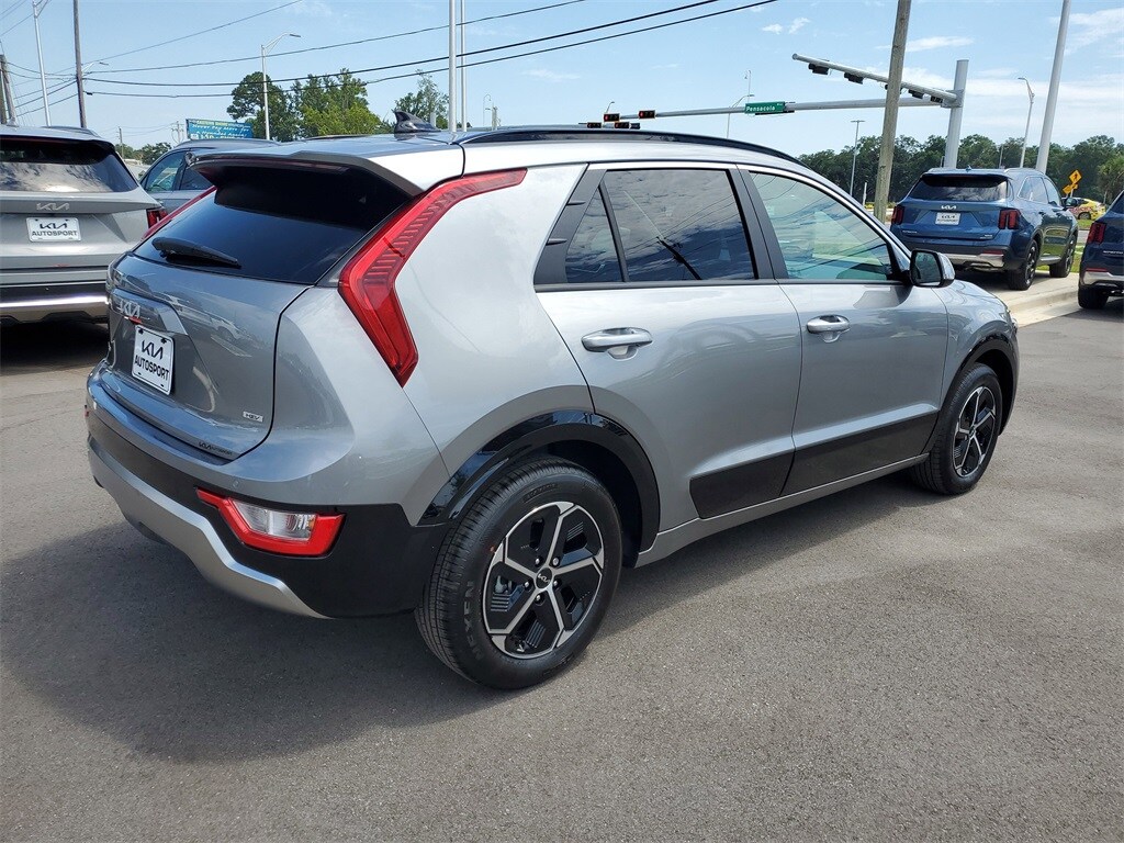 2025 Kia Niro SX photo 4