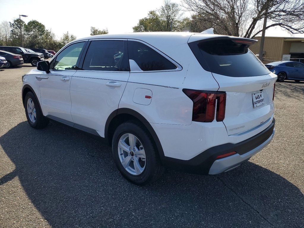 Used 2025 Kia Sorento LX SUV