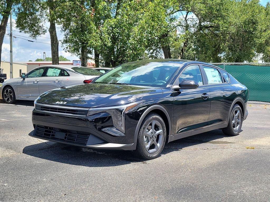New 2026 Kia K4 LXS Sedan