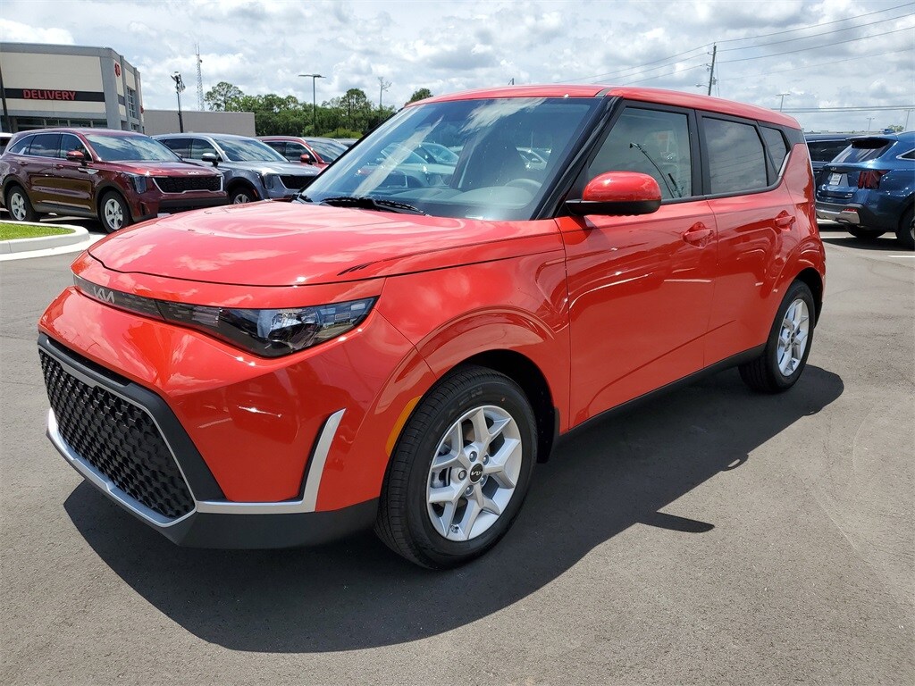 2025 Kia Soul S photo 2
