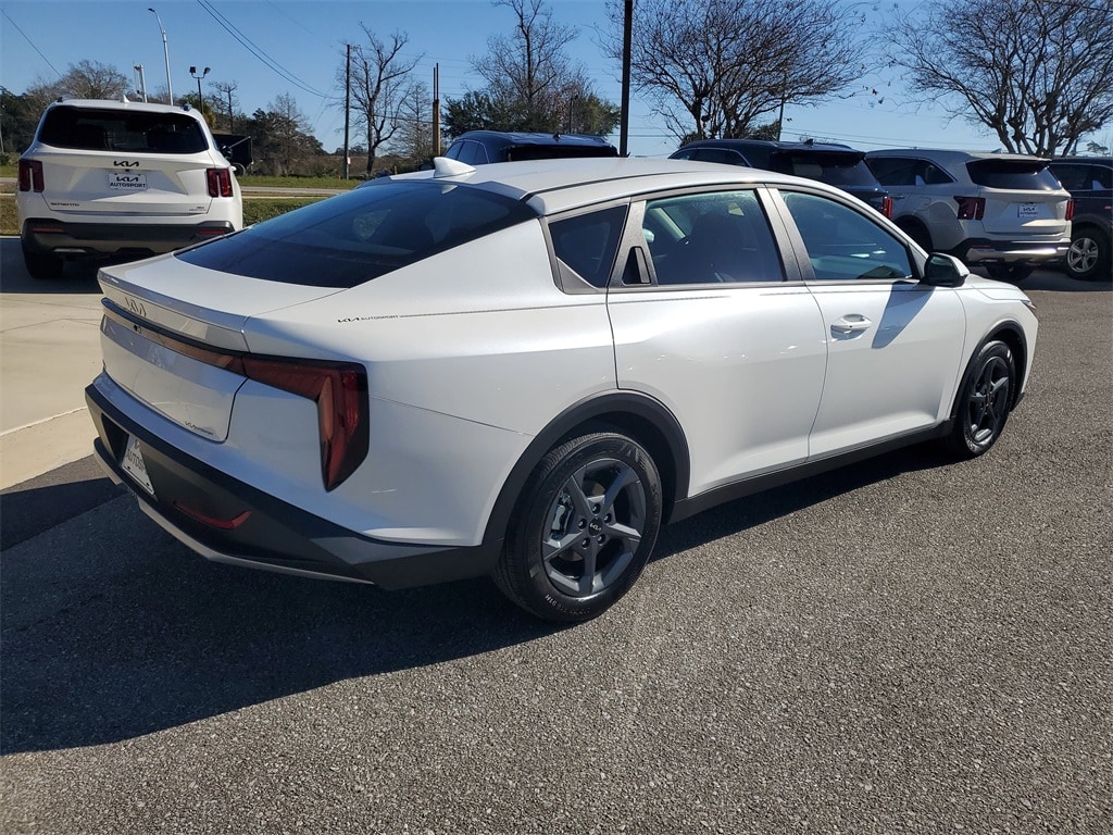 New 2026 Kia K4 LXS Sedan