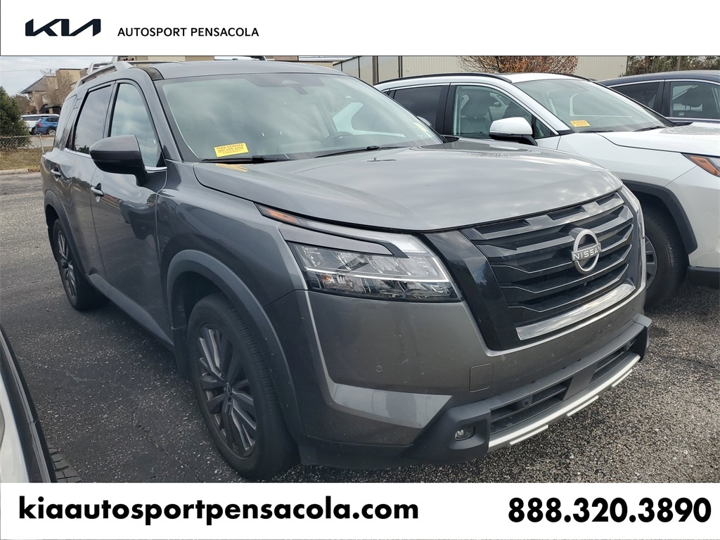 2024 Nissan Pathfinder SL's photo