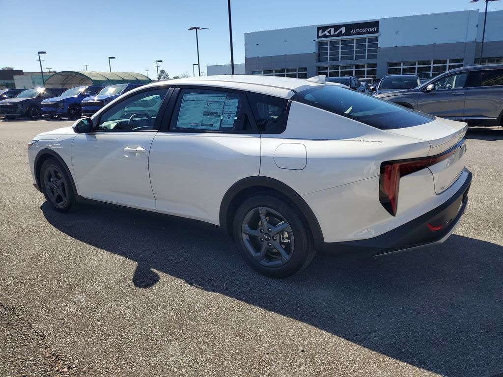 New 2026 Kia K4 LXS Sedan