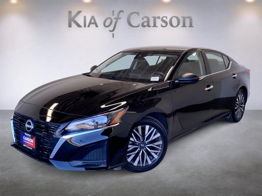 Used 2024 Nissan Altima 2.5 SV Sedan