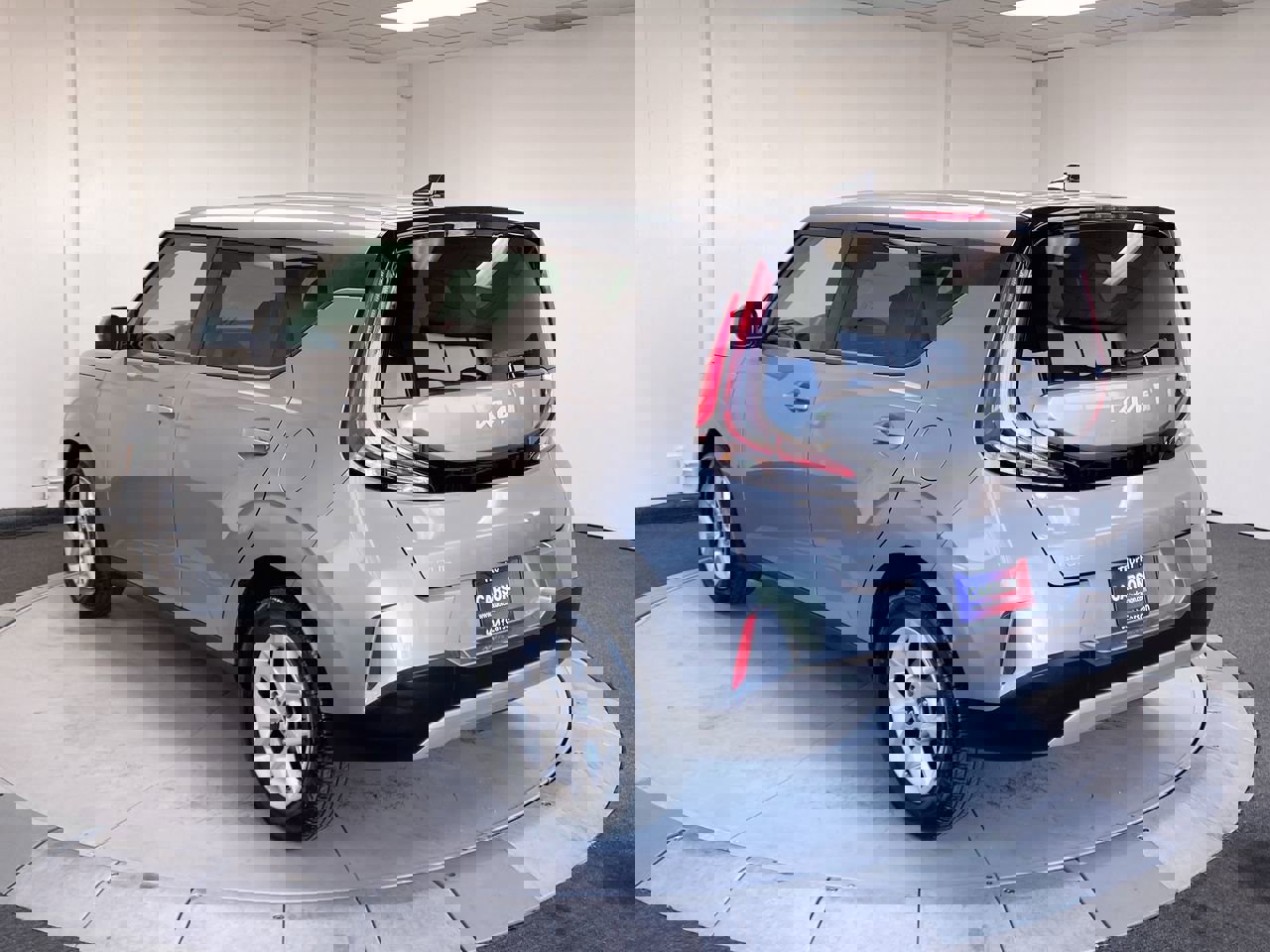 2024 Kia Soul LX photo 2