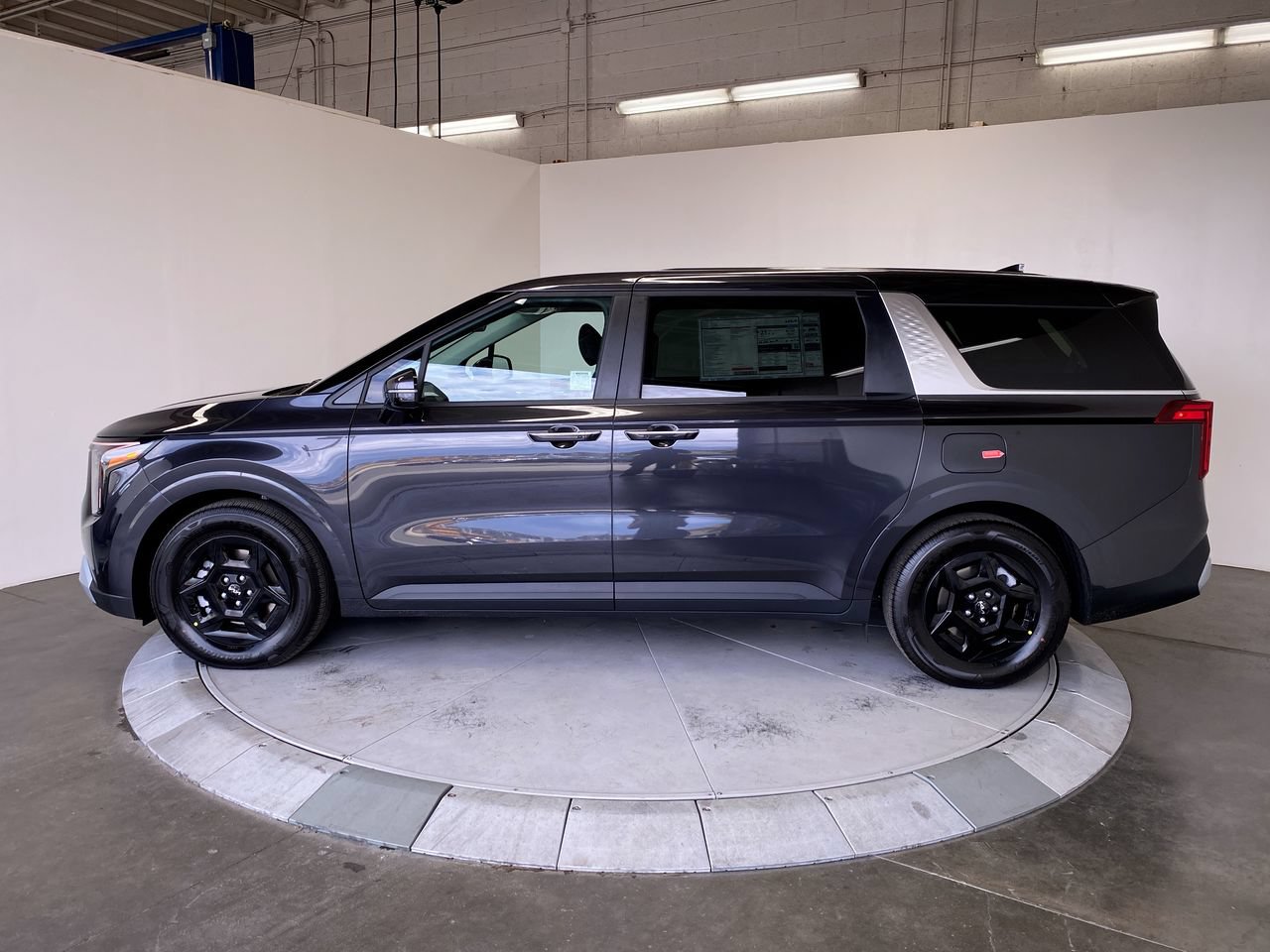 New 2027 Kia Carnival LXS Van Passenger Van