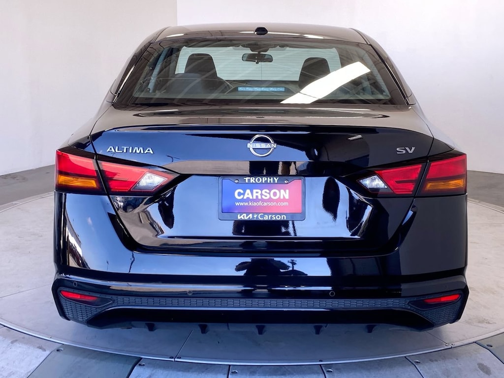 Used 2024 Nissan Altima 2.5 SV Sedan