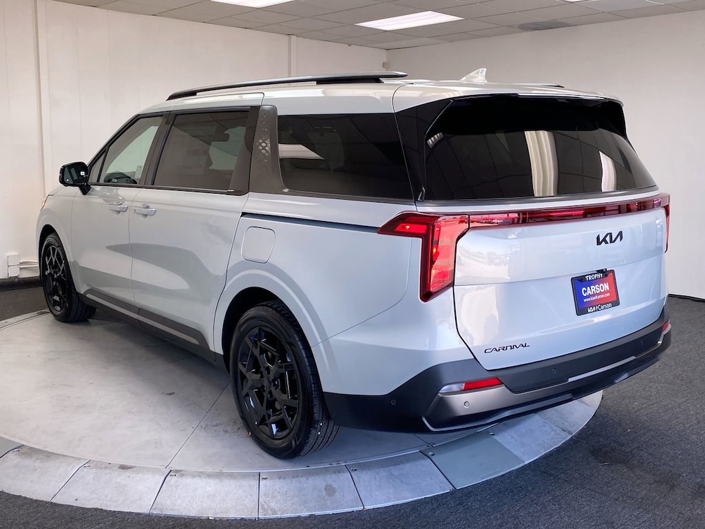 New 2026 Kia Carnival SX Van Passenger Van