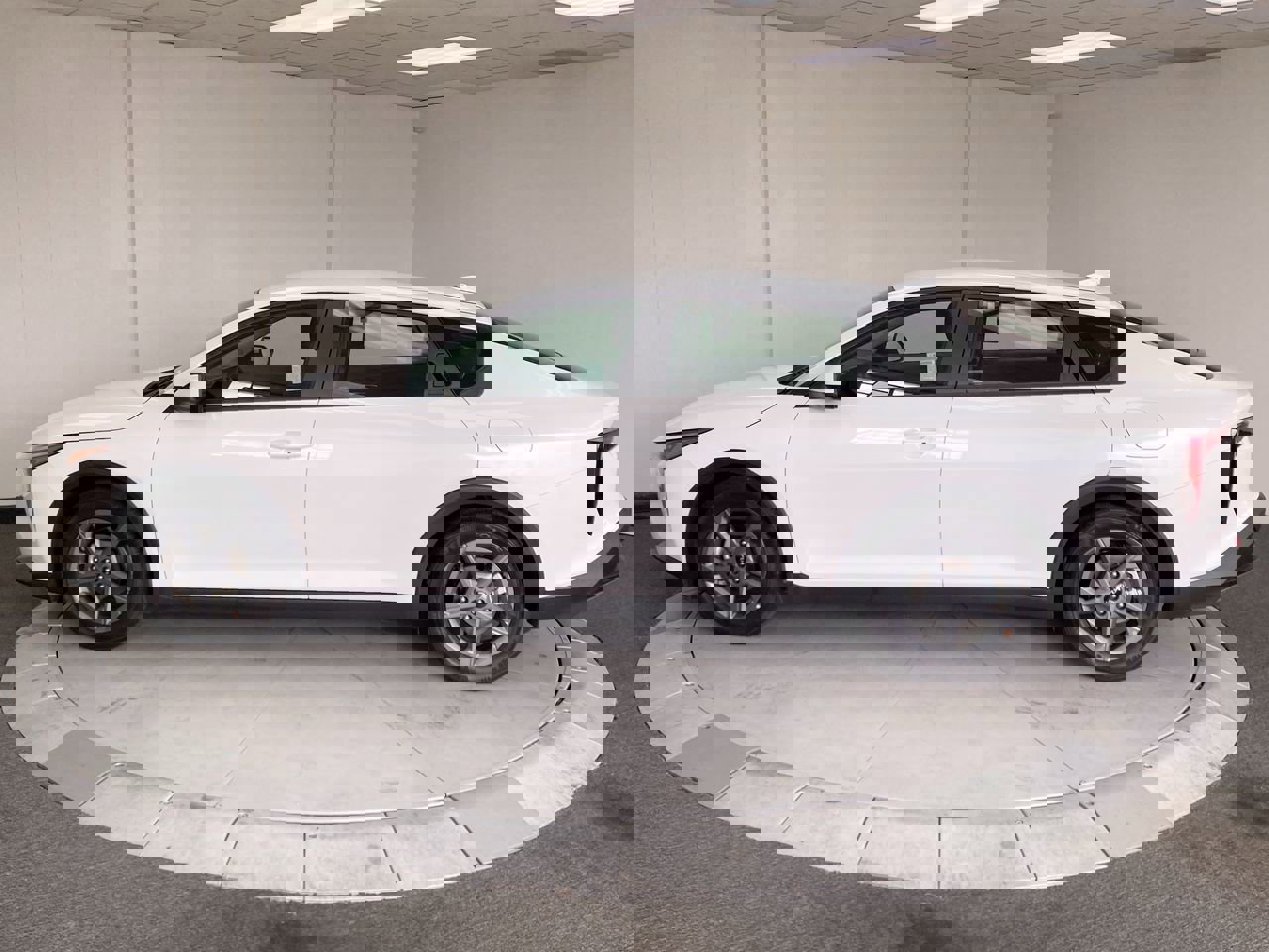2025 Kia K4 LXS photo 2