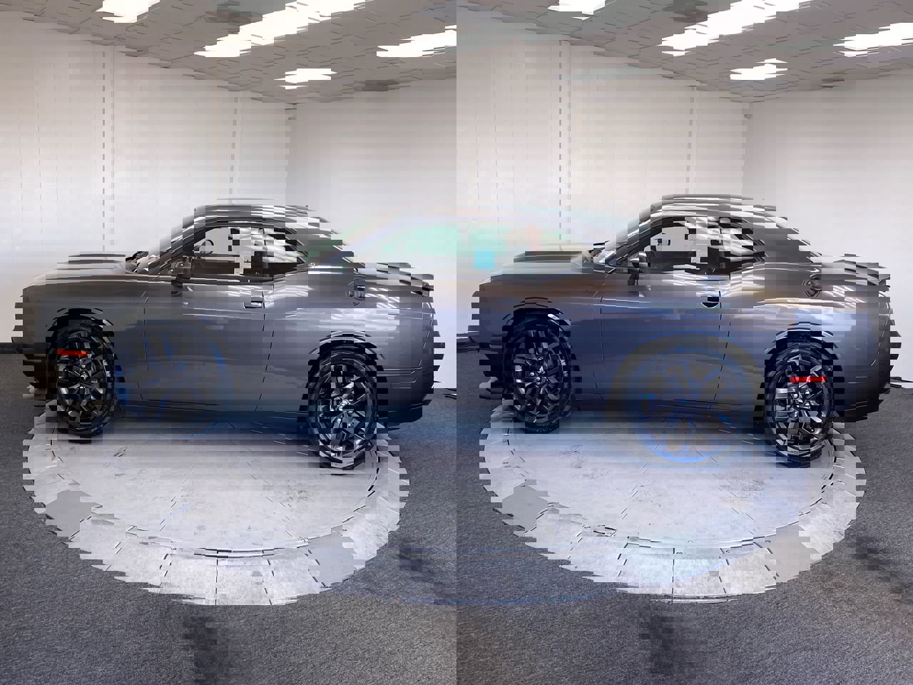 2019 Dodge Challenger GT photo 2
