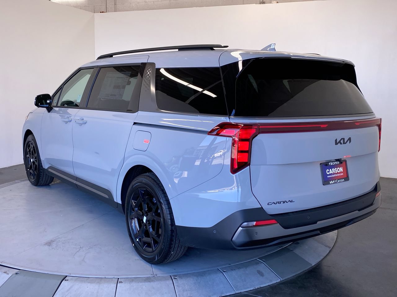 New 2027 Kia Carnival SX Van Passenger Van