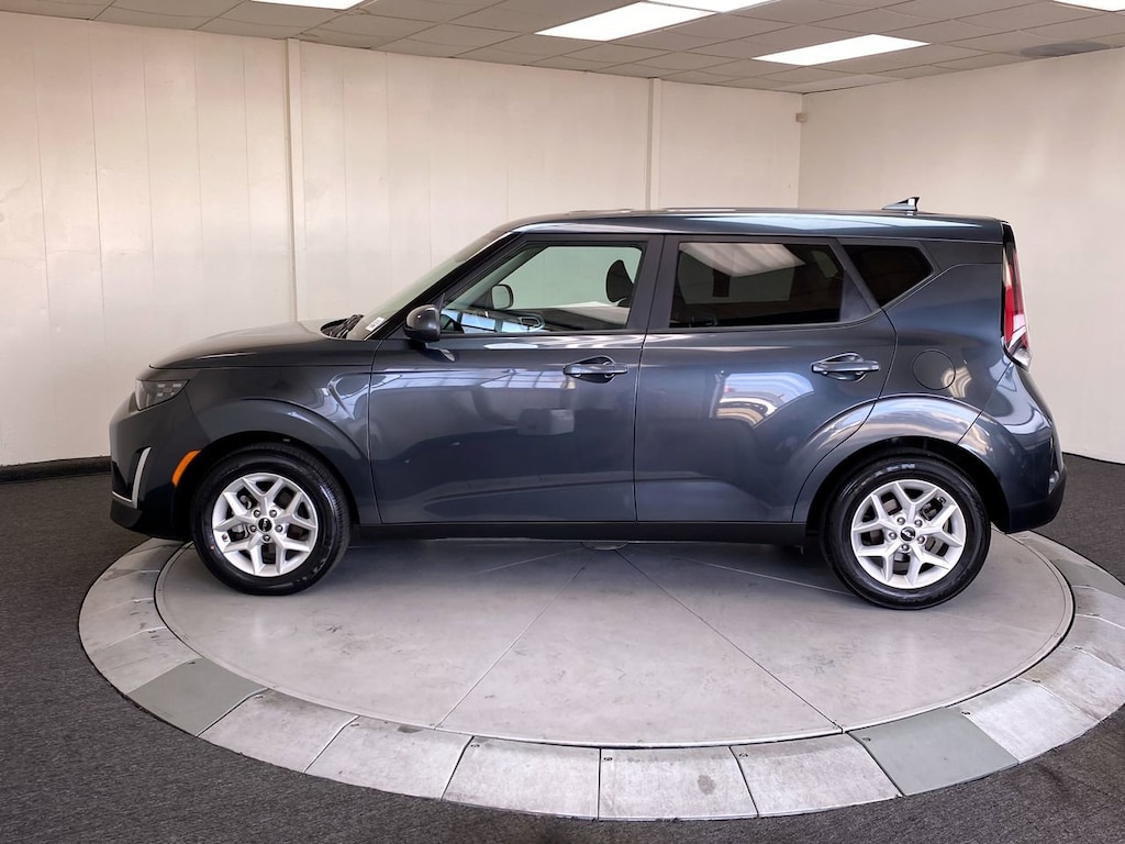 Certified 2024 Kia Soul LX LX IVT