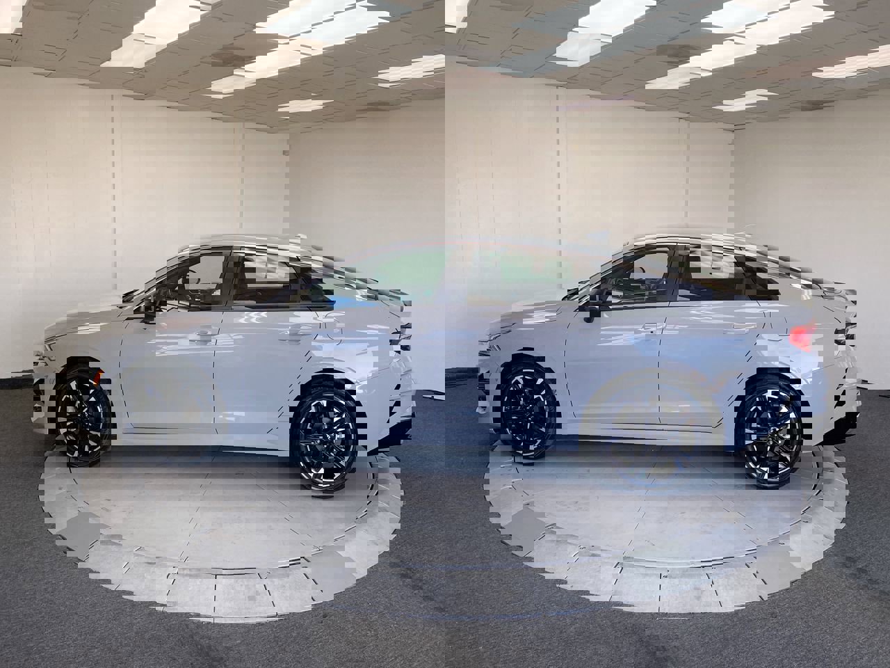 2023 Kia K5 GT-Line photo 2