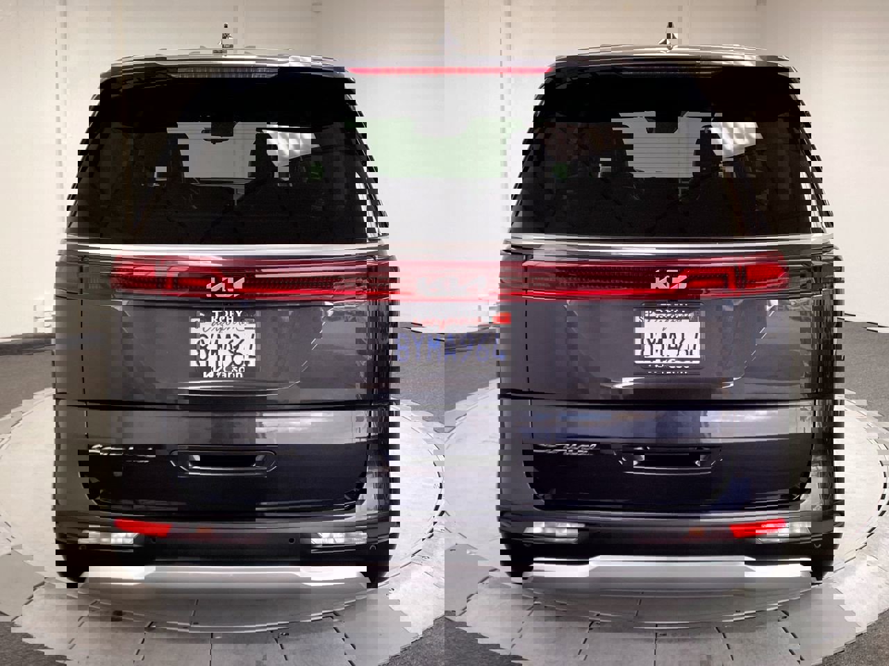 2022 Kia Carnival EX photo 4