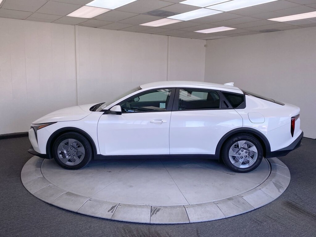 New 2025 Kia K4 Sedan