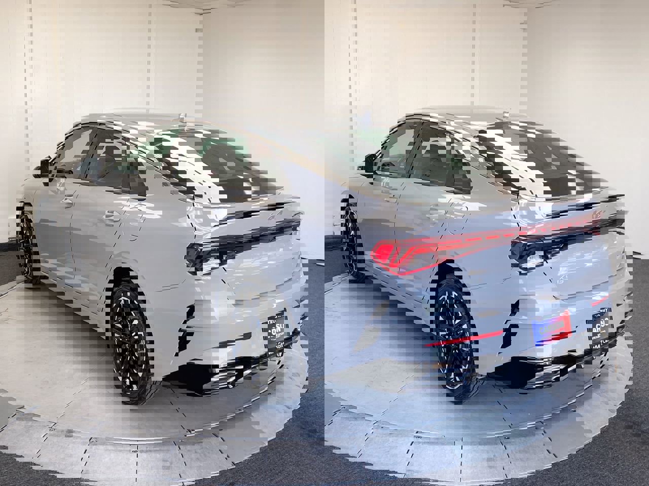2023 Kia K5 GT-Line photo 3