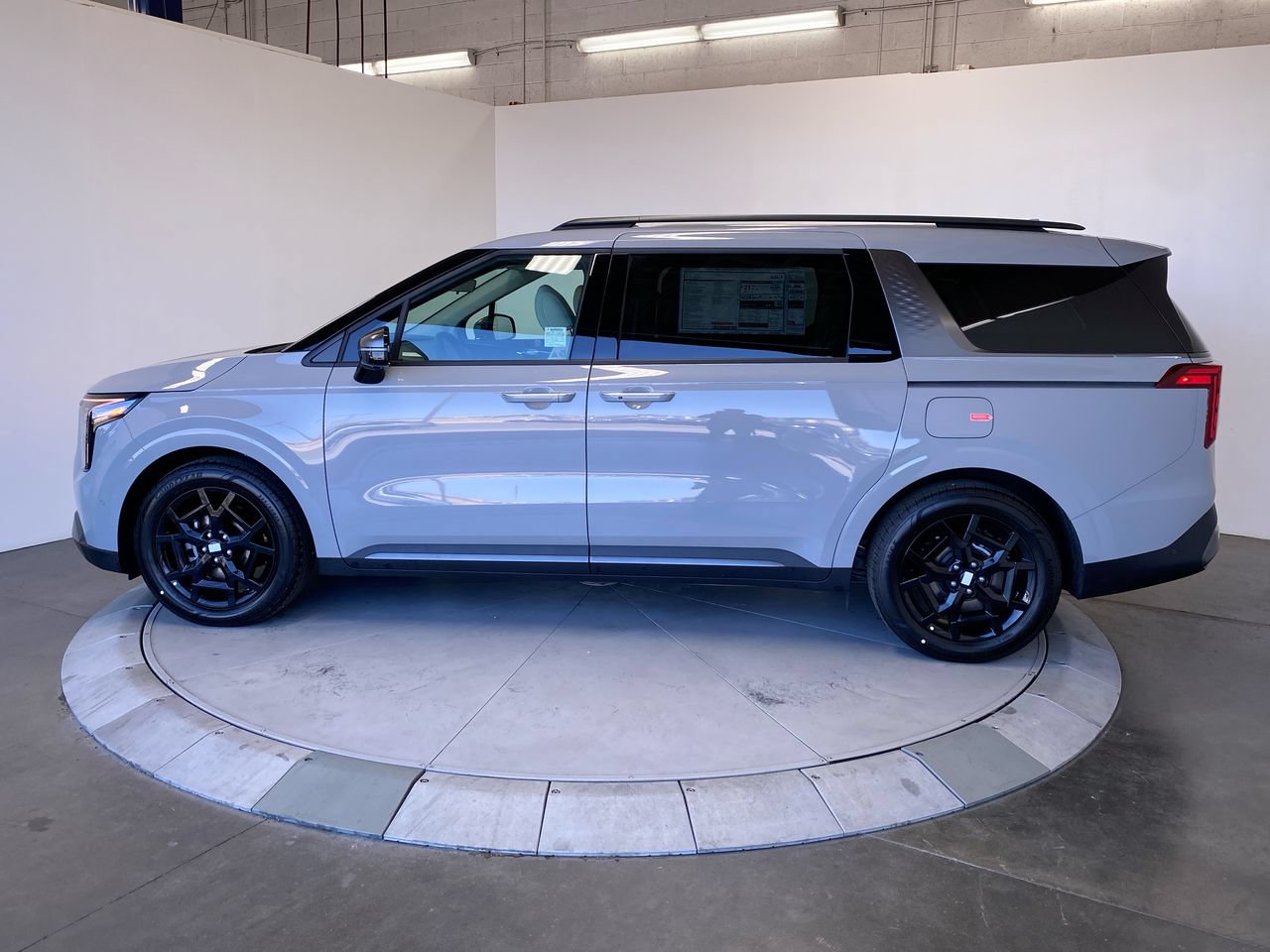 New 2027 Kia Carnival SX Van Passenger Van