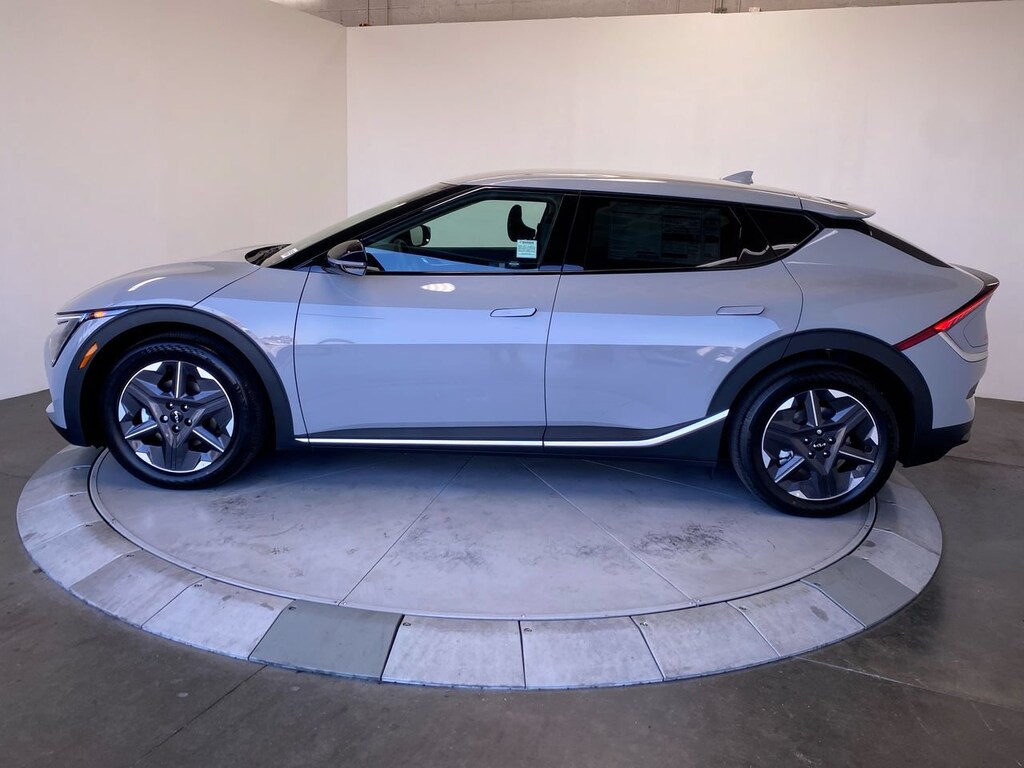 New 2026 Kia EV6 Light Long Range SUV