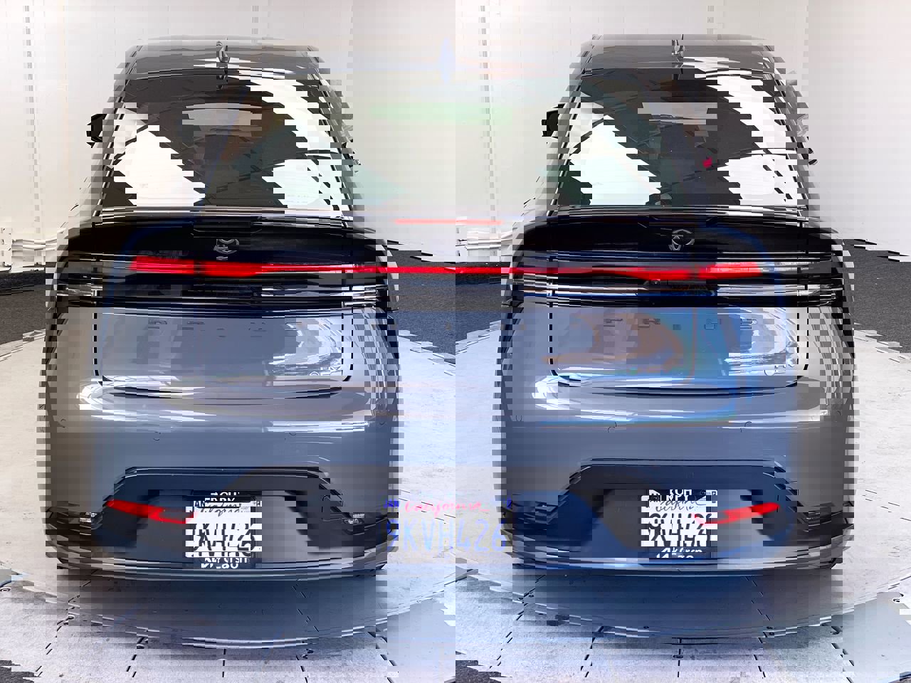 2024 Toyota Prius LE photo 4