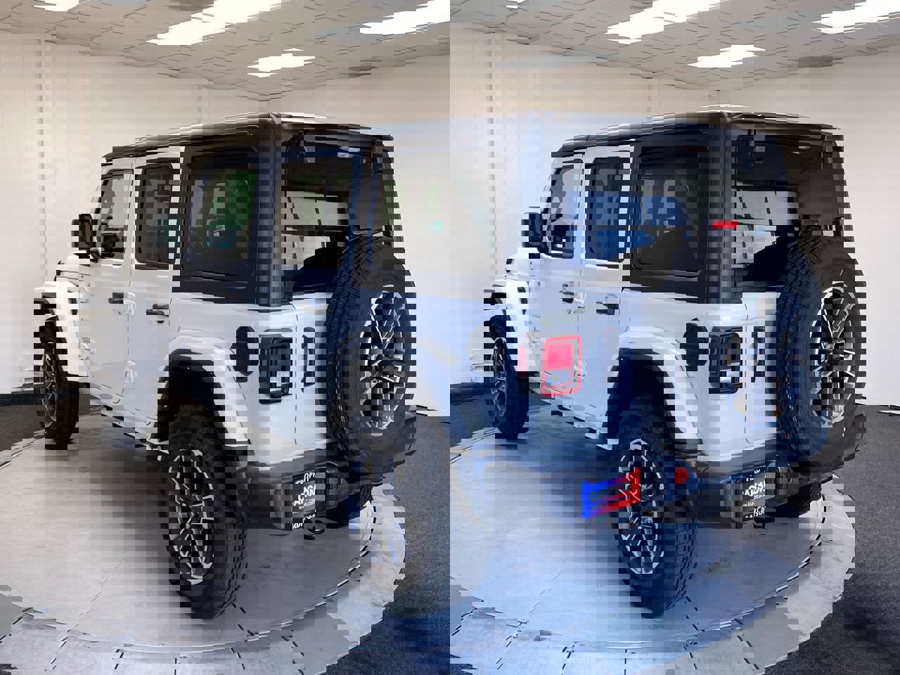 2023 Jeep Wrangler Sahara photo 3