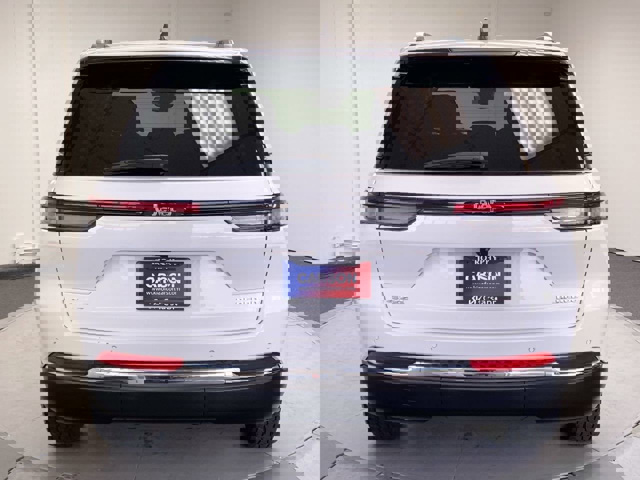 2023 Jeep Grand Cherokee Laredo photo 4