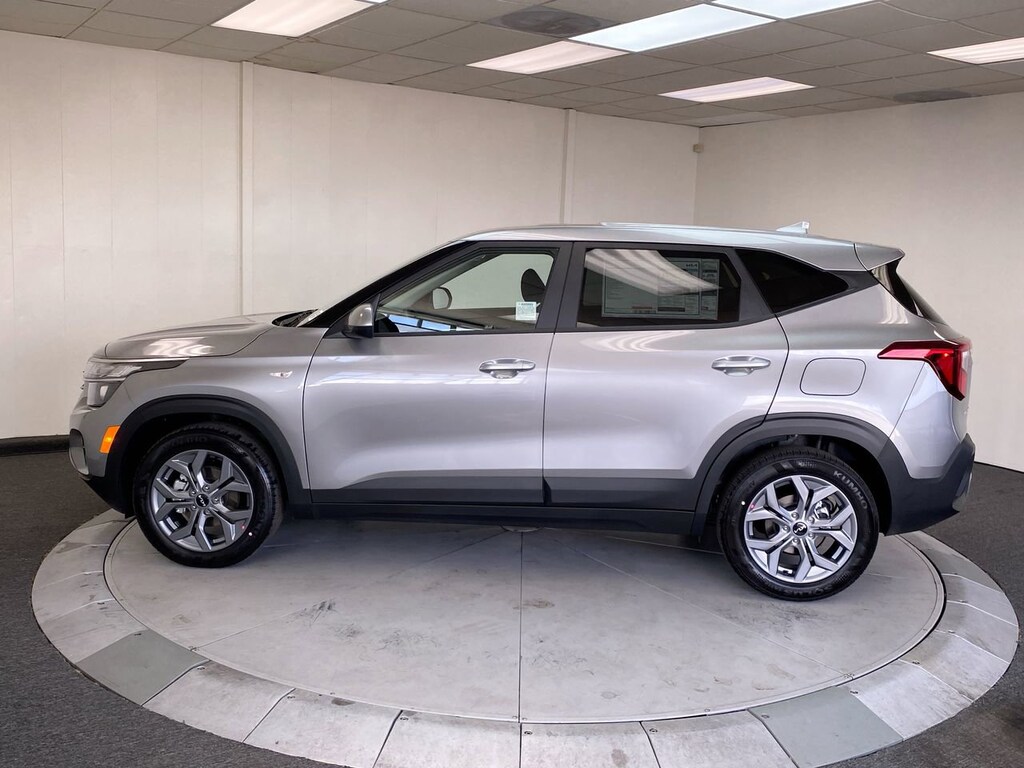 New 2026 Kia Seltos LX SUV