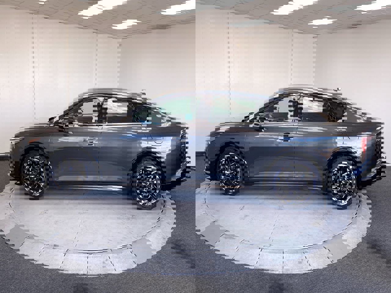 2025 Kia K4 GT-Line photo 2