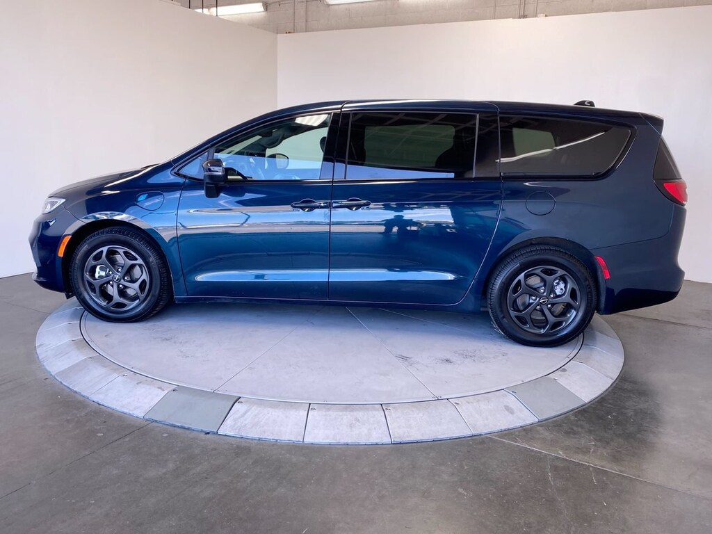 Used 2023 Chrysler Pacifica Hybrid Touring L Hybrid Touring L FWD