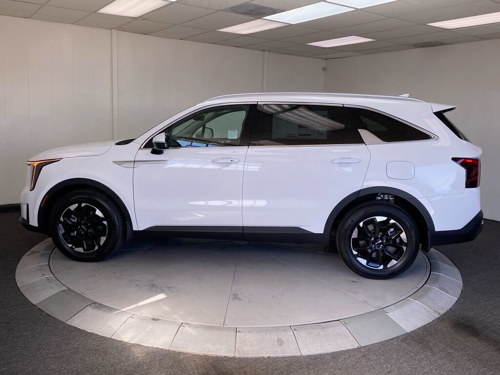 New 2026 Kia Sorento S SUV