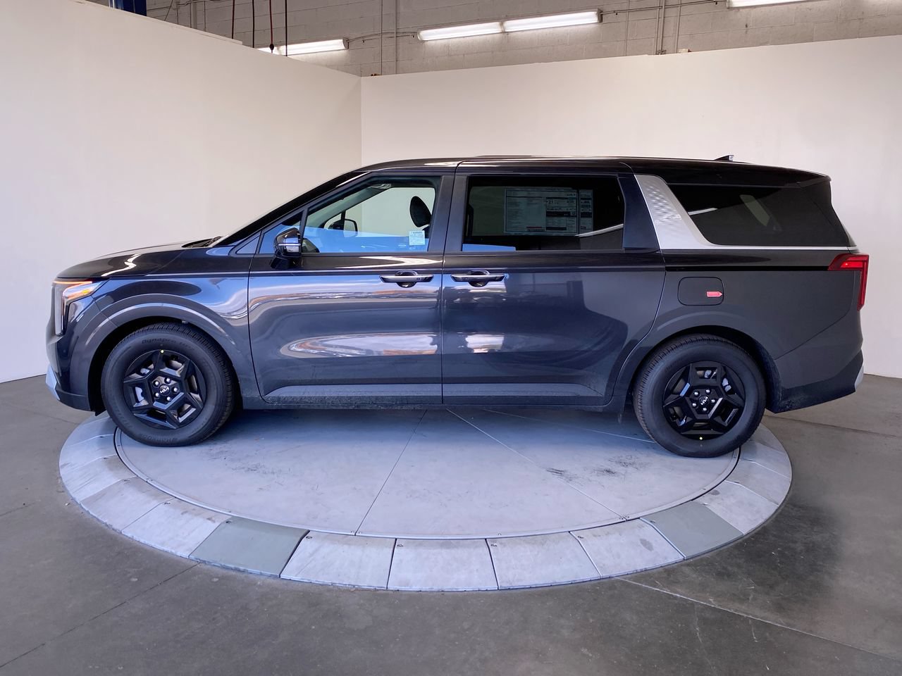 New 2027 Kia Carnival LXS Van Passenger Van