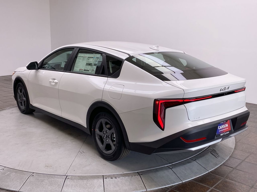 New 2025 Kia K4 LXS Sedan