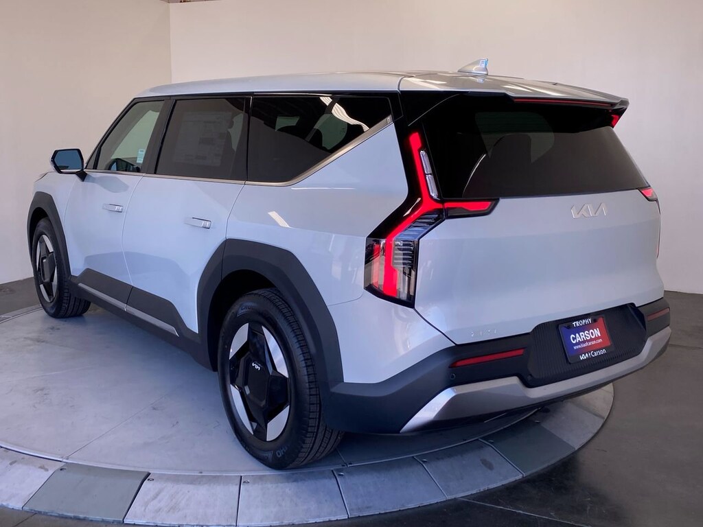 New 2026 Kia EV9 Light Long Range SUV