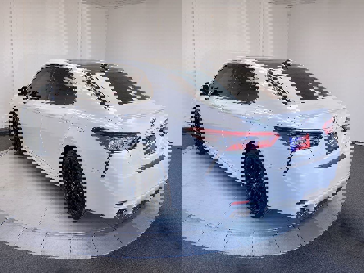 2021 Toyota Camry XSE photo 3