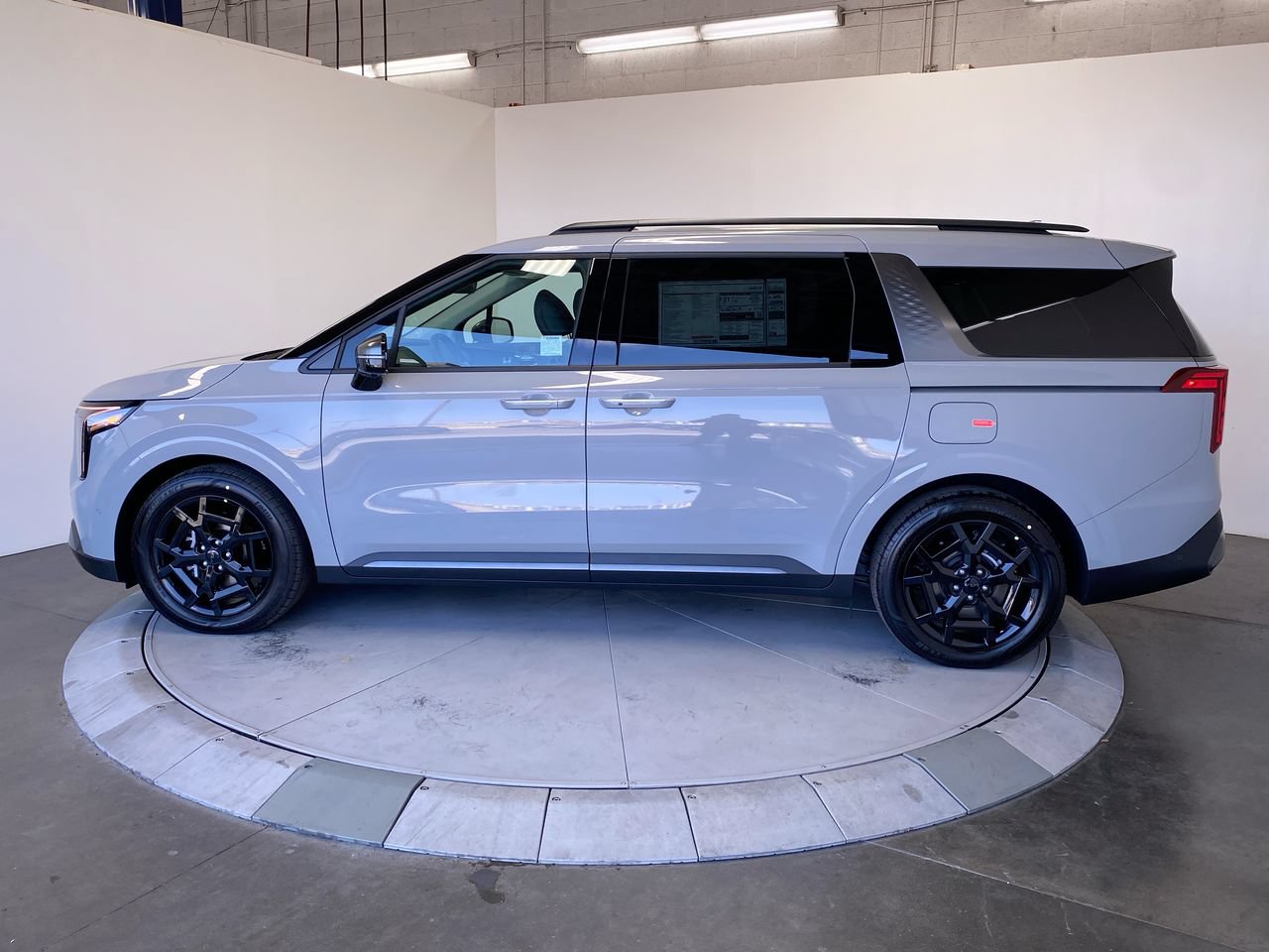New 2027 Kia Carnival SX Van Passenger Van