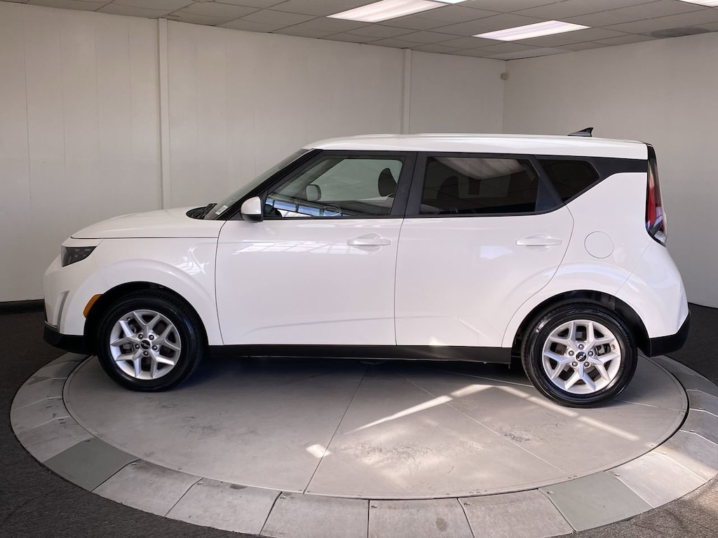 Certified 2024 Kia Soul LX LX IVT