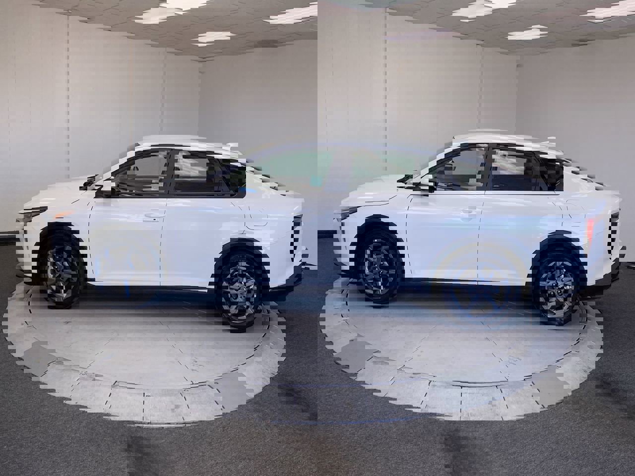 2025 Kia K4 LXS photo 2
