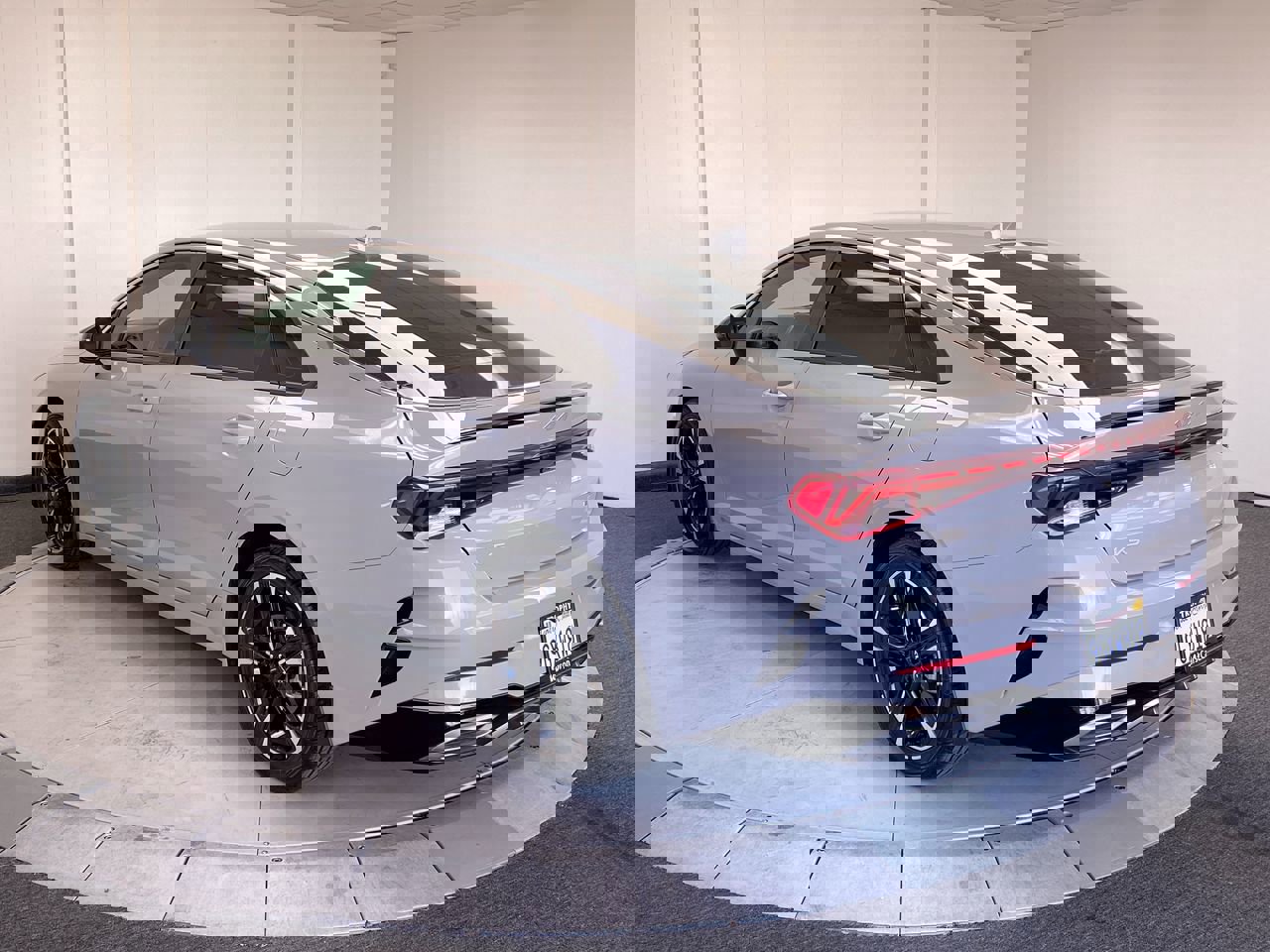 2024 Kia K5 GT-Line photo 3