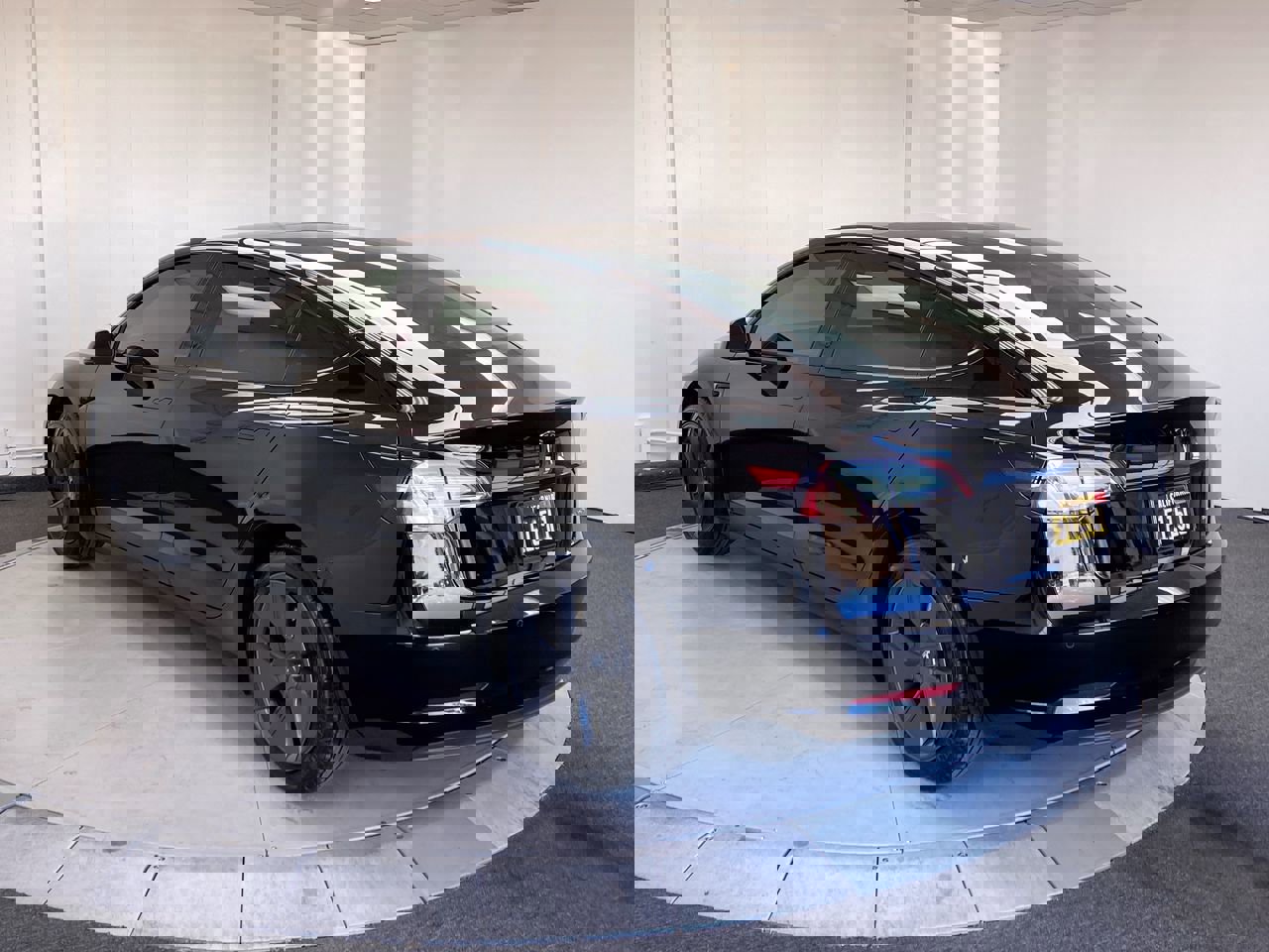 2022 Tesla Model 3 Long Range photo 3
